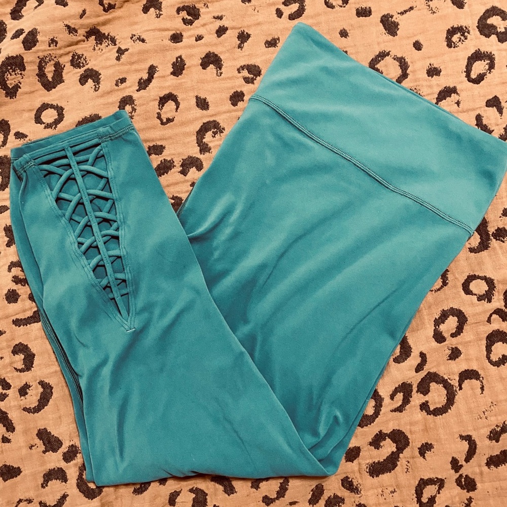 Savanna Macrame 7/8 Tight Silver Green Leggings